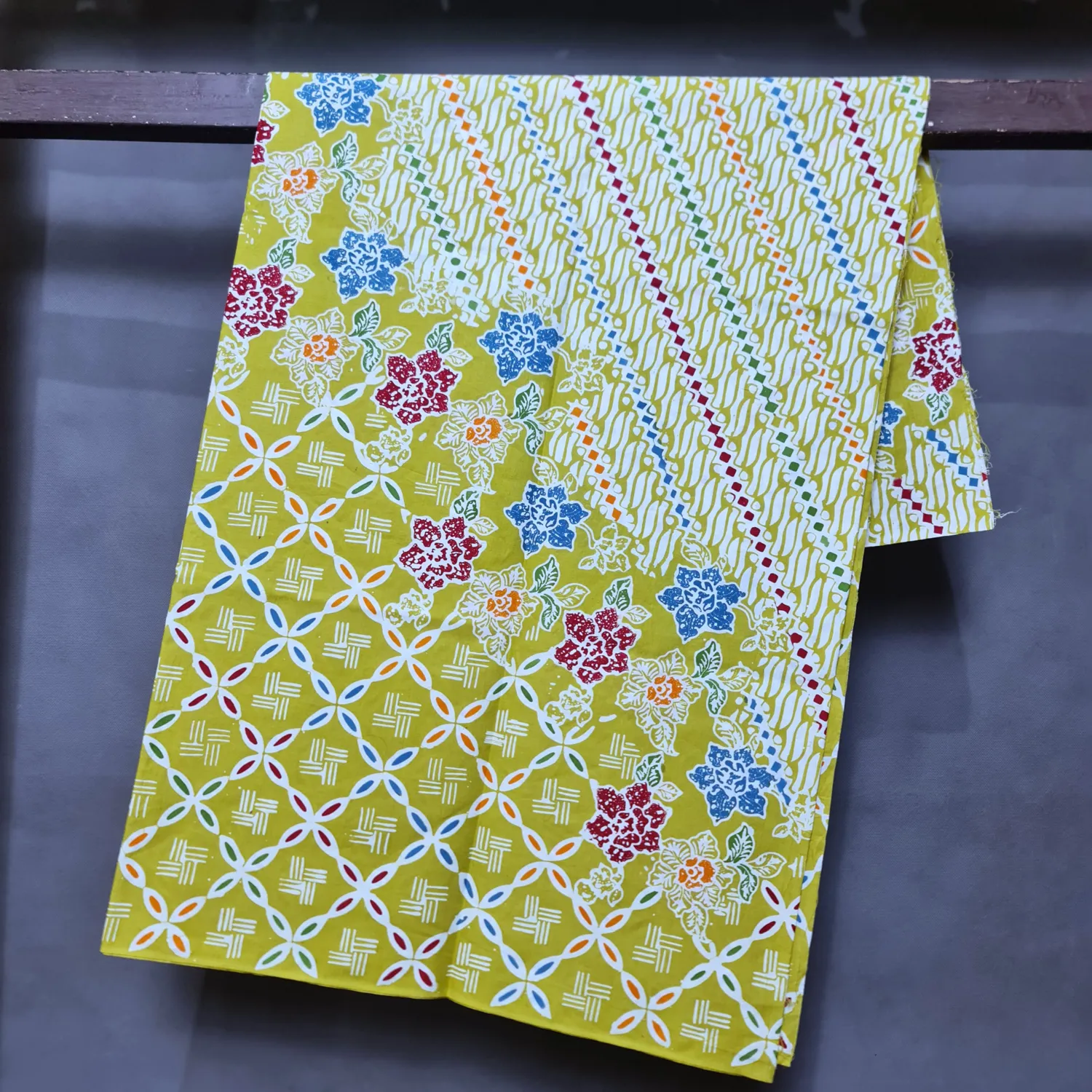 Kain Batik Colet Kombinasi Buketan Truntum Kuning